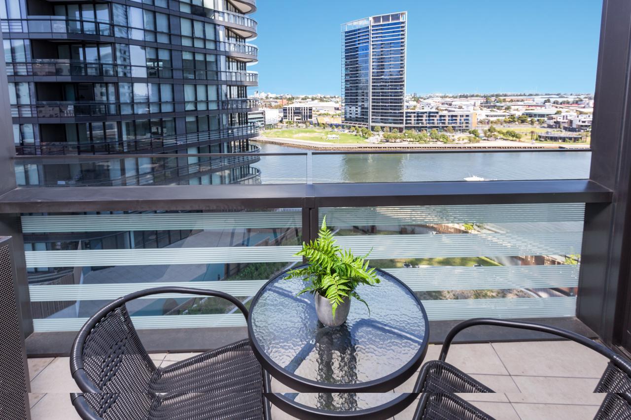 Wyndel Apartments - Riverside On Collins Мельбурн Экстерьер фото